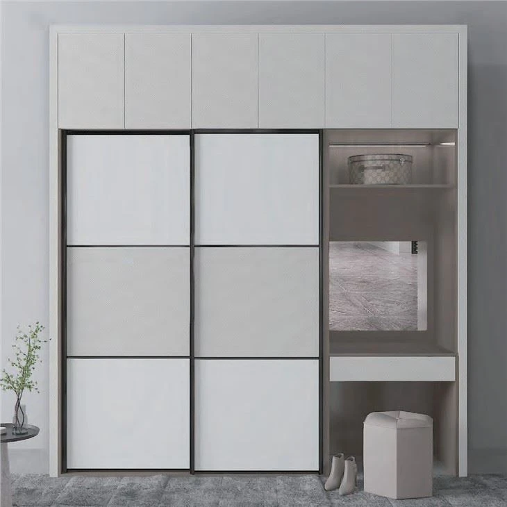 Imitert tre aluminiumsgarderobe