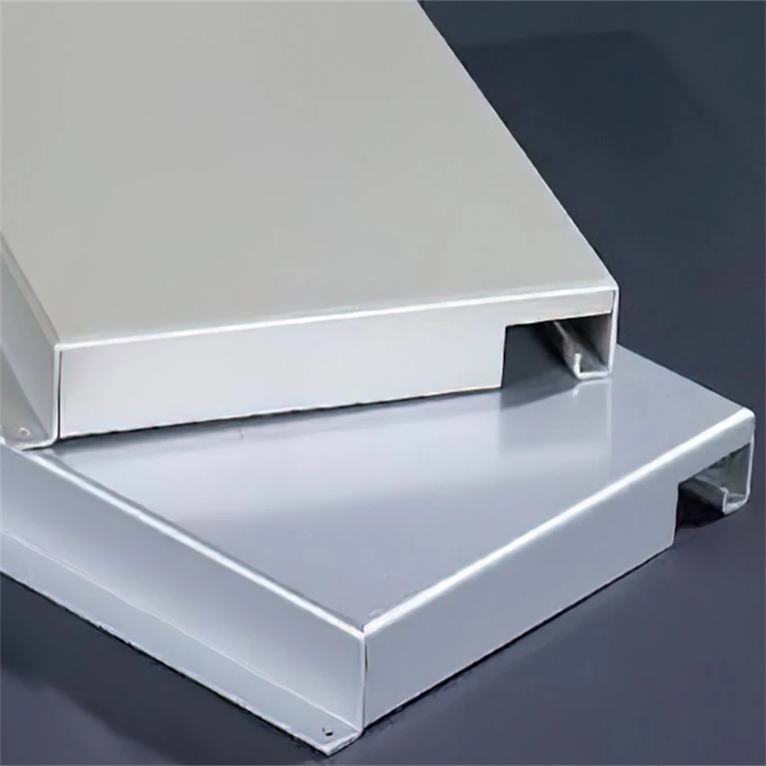 Aluminiumskrok-opp i taket