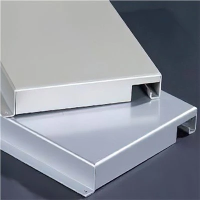 Aluminiumskrok-opp i taket