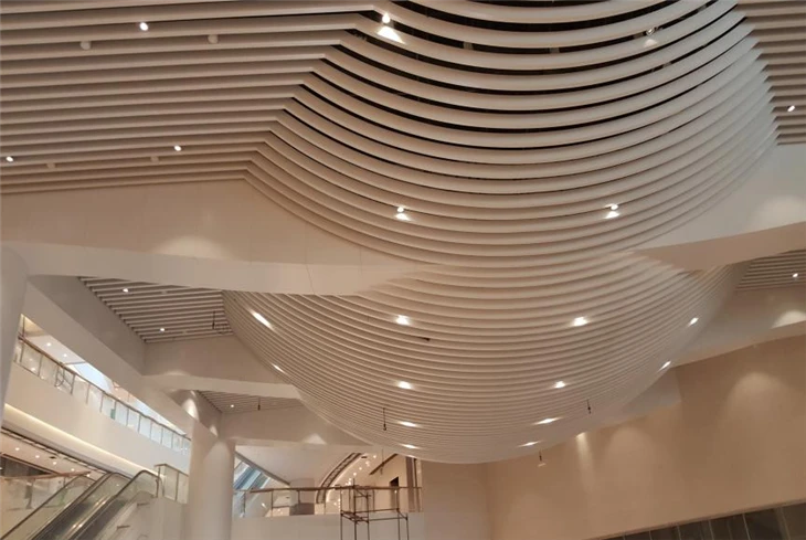Aluminium perforert stripe takpanel 3,0 mm solide paneler