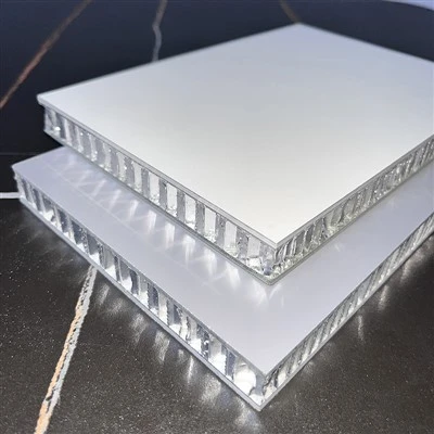 Brannsikker Nummerkontroll Preging Blomster Metall Firkantede tak Kledning Aluminium Takpanel Bygning Kontor